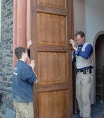 Montage der Türen - Gewicht ca. 250 kg